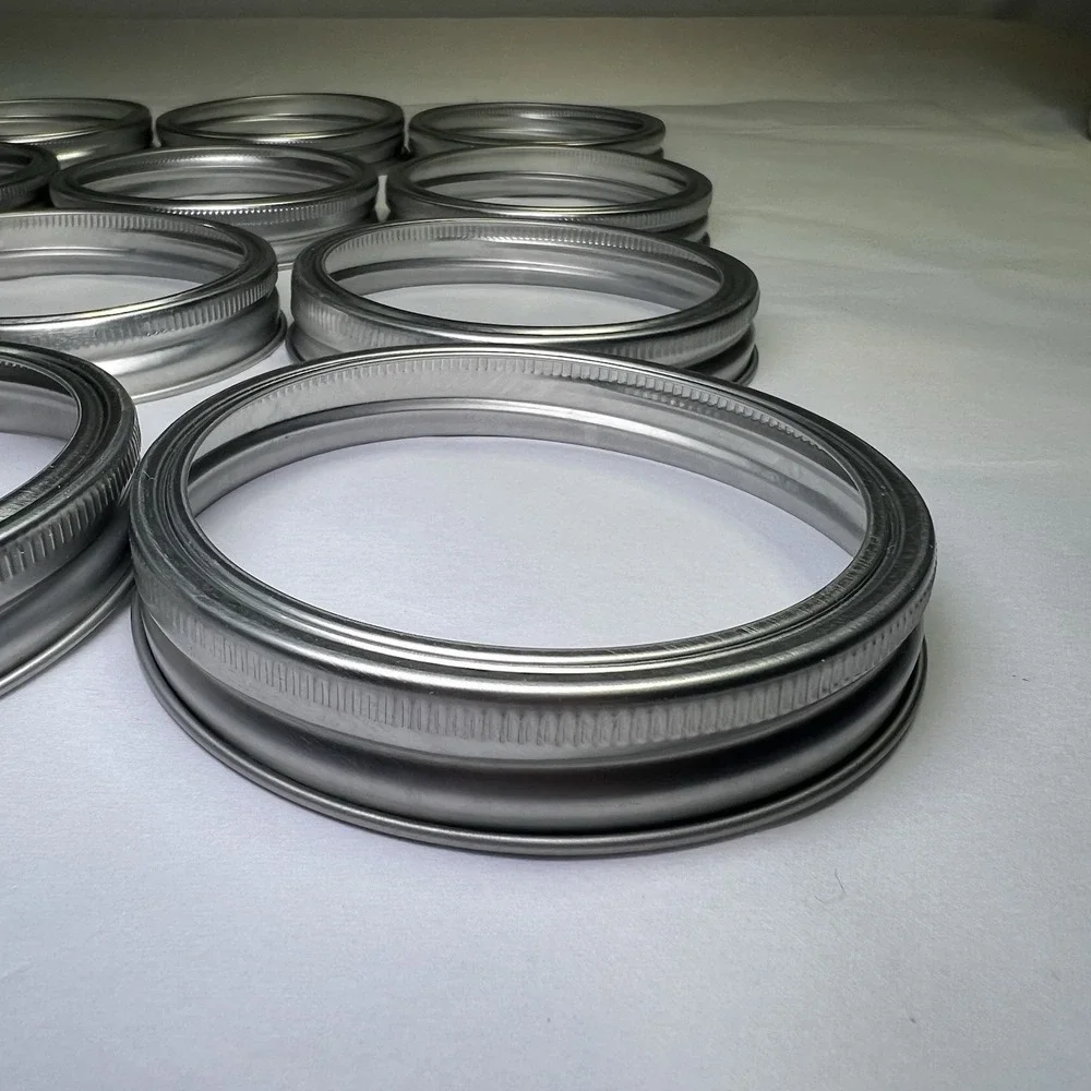 Lot of 12‎ New Wide Mouth Canning Jar Rings Gold And Silver Includes 11 Lids